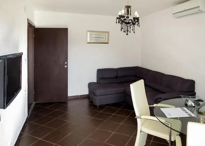 Josip-2 By Interhome *